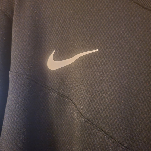 University of MAINE, Nike long sleeve shirt. Men's Large - Picture 9 of 10